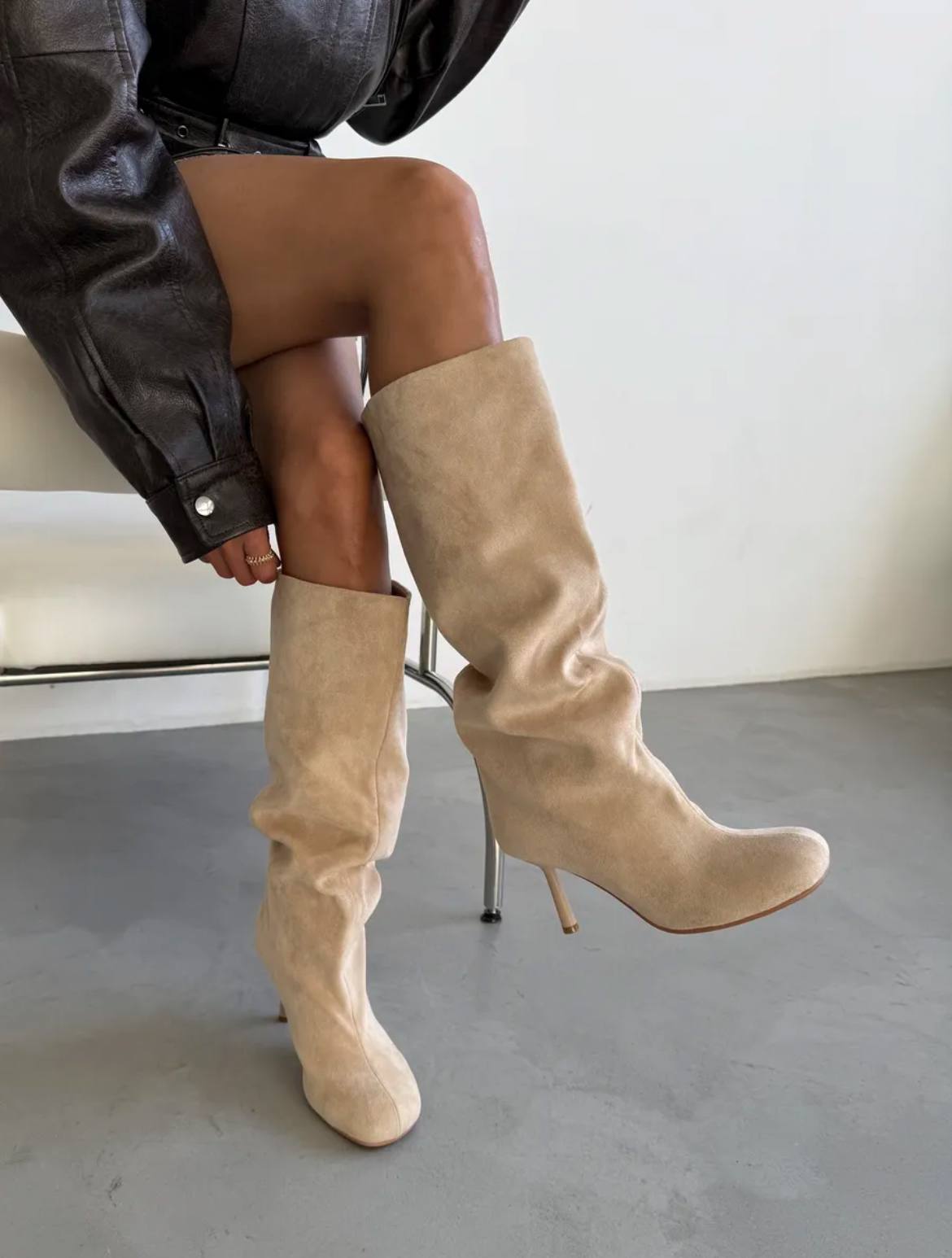 Mi Luz Hakiki Deri Bej Süet Topuklu Çizme