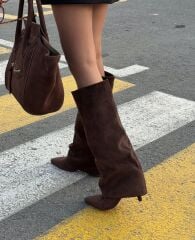 Mi Luz Tozluk Detaylı Sivri Burun Kahverengi Süet Çizme