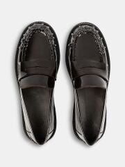 Mi Luz Vegan Deri Önü Büzgü Detaylı Siyah Rugan Makosen Loafer Ayakkabı